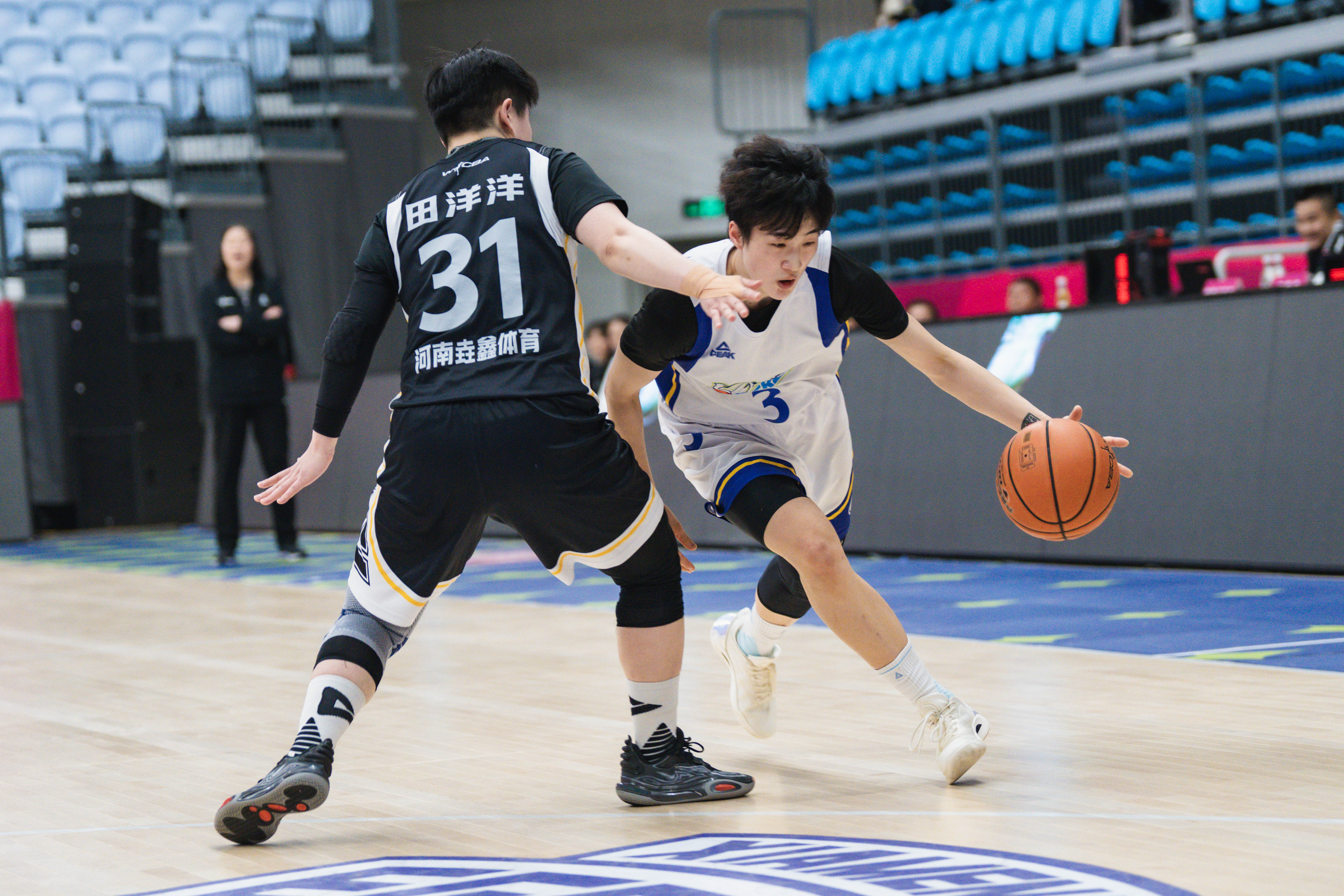 福建男篮实力横扫，取得胜利